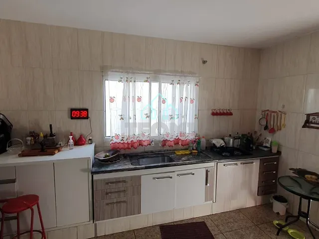 Casa 3 quartos e 2 banheiros, à venda, no bairro Barreiro em Taubaté