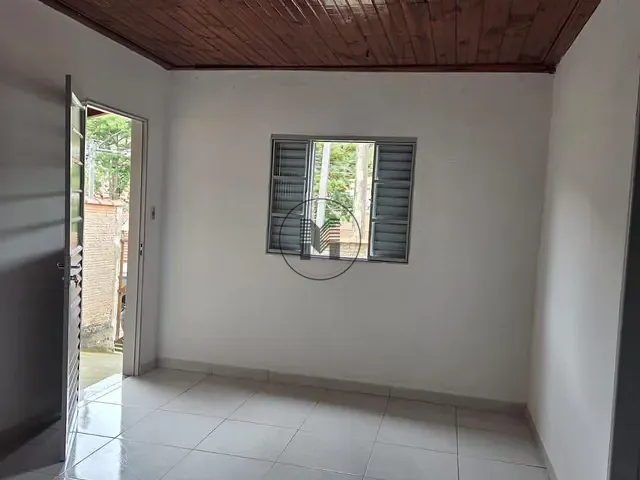 Casa 3 quartos e 1 banheiro, à venda, no bairro Centro em Delfim Moreira