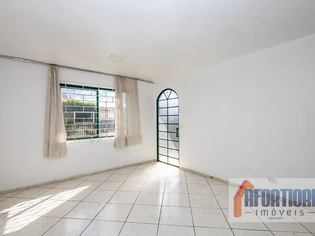 Casa com 108m² 3 quartos e 1 banheiro, à venda, no bairro Capão da Imbuia em Curitiba