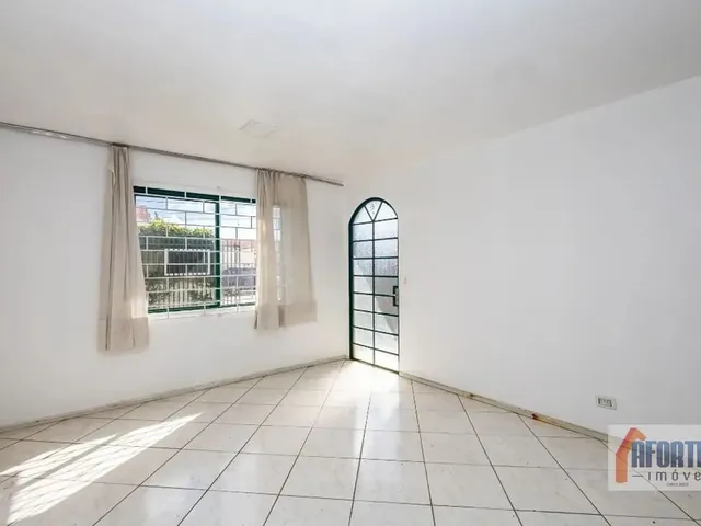 Casa 3 quartos e 1 banheiro, à venda, no bairro Capão da Imbuia em Curitiba