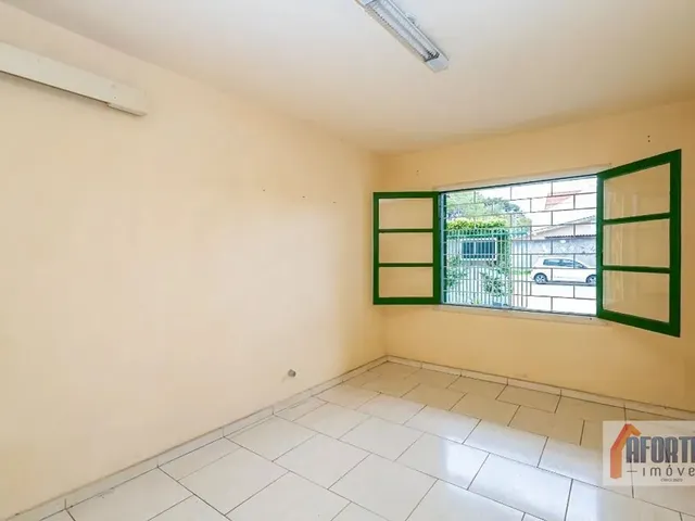 Casa 3 quartos e 1 banheiro, à venda, no bairro Capão da Imbuia em Curitiba