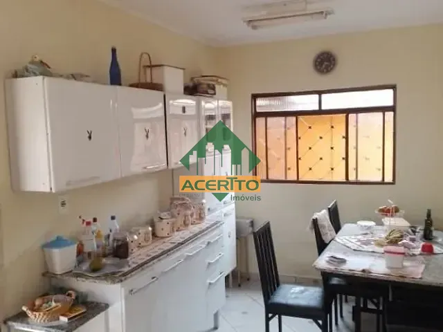 Casa com 244m² 3 quartos e 2 banheiros, à venda, no bairro Vila Mendonça em Araçatuba