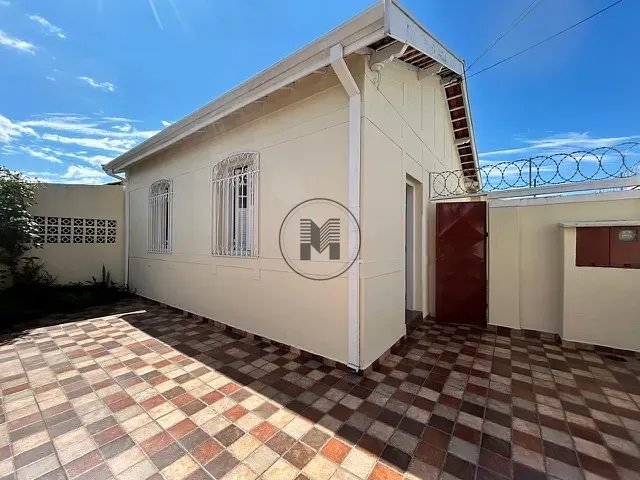Casa para alugar, no bairro Centro em Taubaté