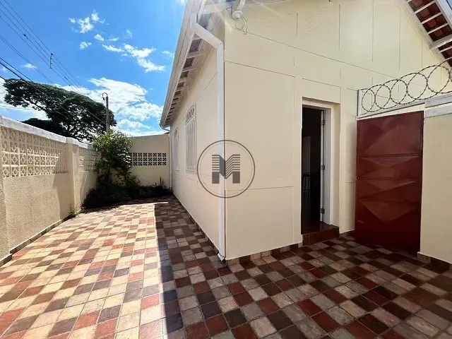 Casa para alugar, no bairro Centro em Taubaté