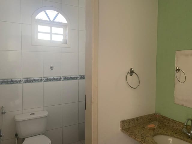 Casa com 300m² 2 quartos e 3 banheiros, à venda, no bairro Residencial e Comercial Laerte Asumpção em Pindamonhangaba