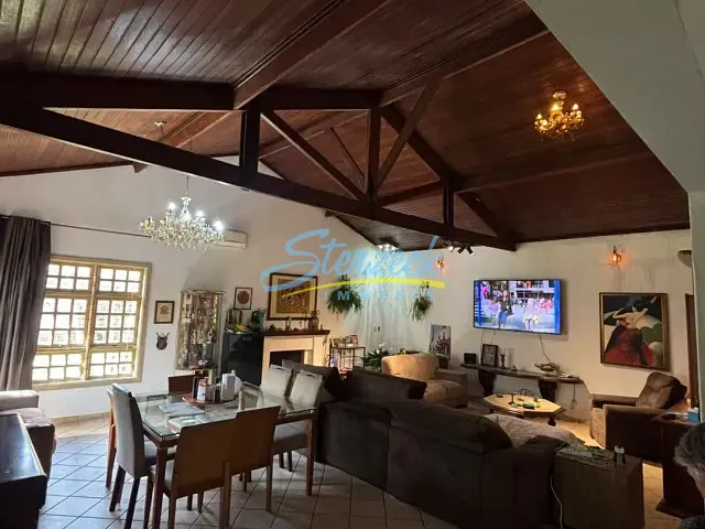 Casa com 987m² 3 quartos e 3 banheiros, à venda, no bairro Vila Cascais em Vinhedo