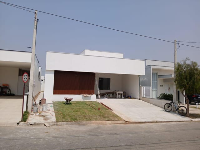 Casa com 260m² 2 quartos e 2 banheiros, à venda, no bairro Condomínio Residencial e Comercial Moema Ville em Pindamonhangaba