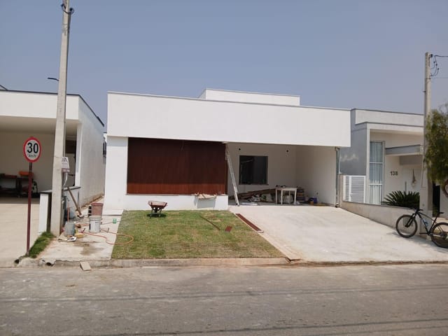 Casa com 260m² 2 quartos e 2 banheiros, à venda, no bairro Condomínio Residencial e Comercial Moema Ville em Pindamonhangaba