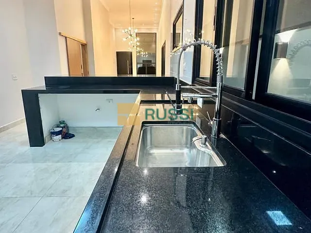 Casa 3 quartos e 3 banheiros, à venda, no bairro Parque Residencial Maria Elmira em Caçapava