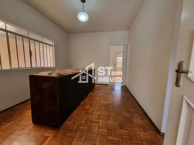 Casa com 233m² 2 quartos e 1 banheiro, à venda, no bairro Vila Buzato em Andradas