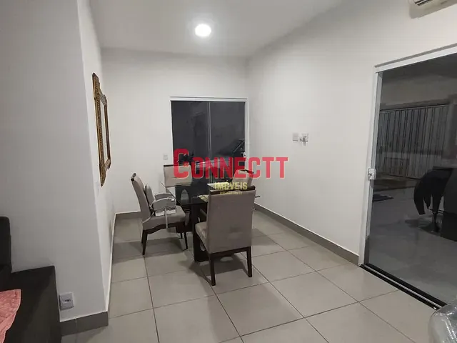 Casa com 200m² 2 quartos e 1 banheiro, à venda ou para alugar, no bairro Parque Residencial Candido Portinari em Ribeirão Preto