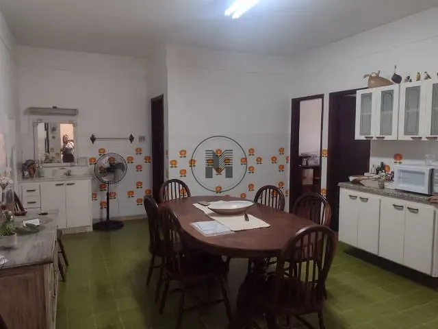 Casa com 320m² 6 quartos e 5 banheiros, à venda, no bairro Centro em Guaratinguetá