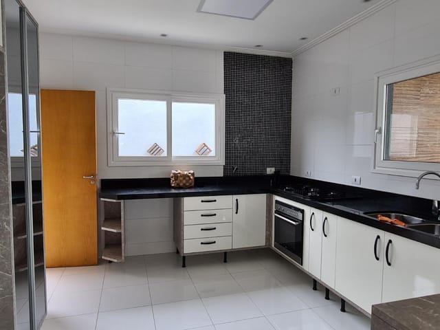 Casa com 900m² 5 quartos e 6 banheiros, à venda ou para alugar, no bairro Condomínio Reserva do Paratehy em São José dos Campos