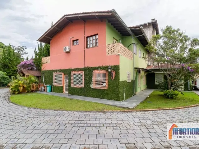 Casa com 11000m² 5 quartos e 6 banheiros, à venda, no bairro São Braz em Curitiba