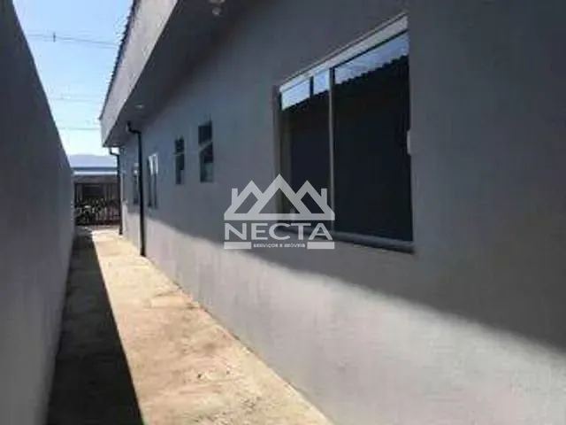 Casa com 60m² 2 quartos e 2 banheiros, à venda, no bairro Golfinhos em Caraguatatuba