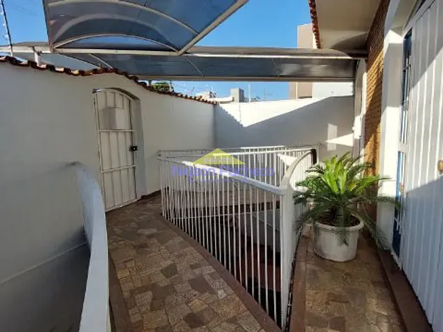 Casa 3 quartos e 4 banheiros, à venda ou para alugar, no bairro Centro em Capivari