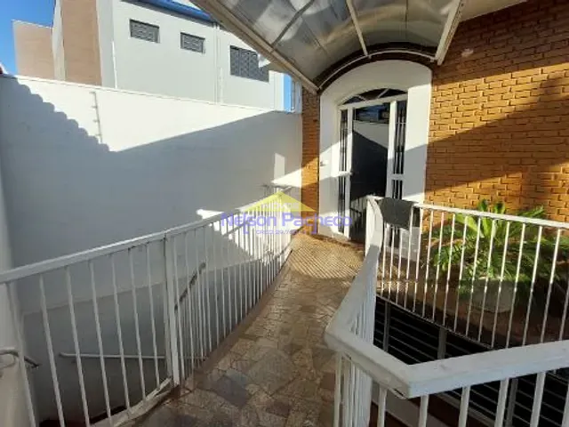 Casa 3 quartos e 4 banheiros, à venda ou para alugar, no bairro Centro em Capivari