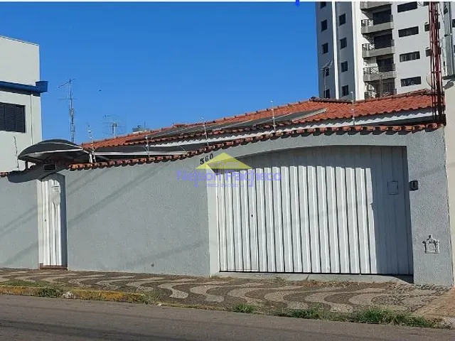 Casa 3 quartos e 4 banheiros, à venda ou para alugar, no bairro Centro em Capivari