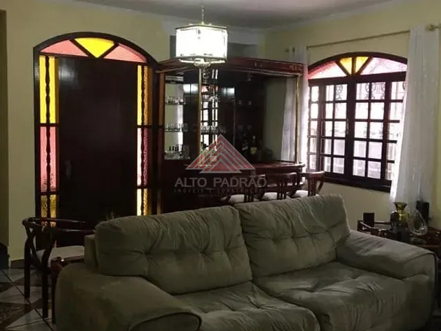 Casa com 400m² 4 quartos e 2 banheiros, à venda, no bairro Vila Ana Maria em Mauá