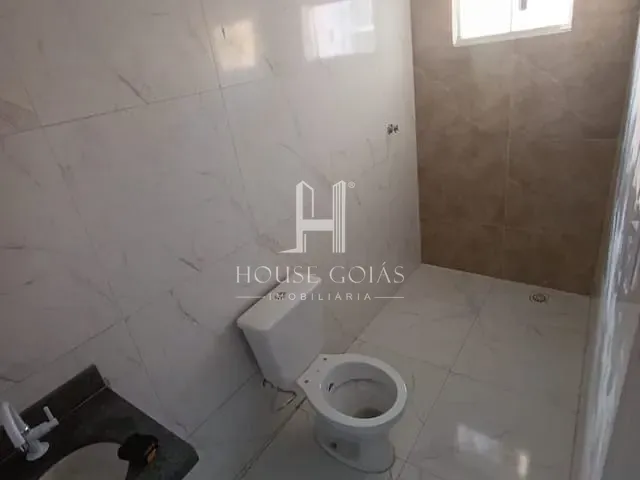 Casa com 180m² 3 quartos e 2 banheiros, à venda, no bairro Parque Santa Rita em Goiânia