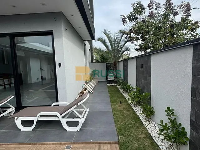 Casa com 306m² 4 quartos e 5 banheiros, à venda, no bairro Urbanova em São José dos Campos