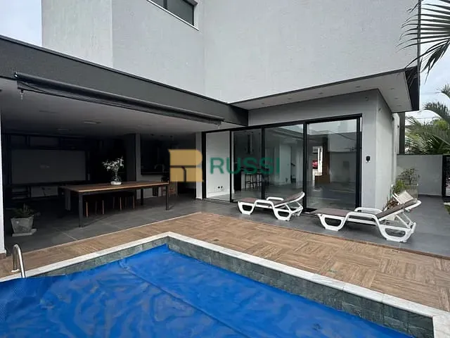 Casa com 306m² 4 quartos e 5 banheiros, à venda, no bairro Urbanova em São José dos Campos