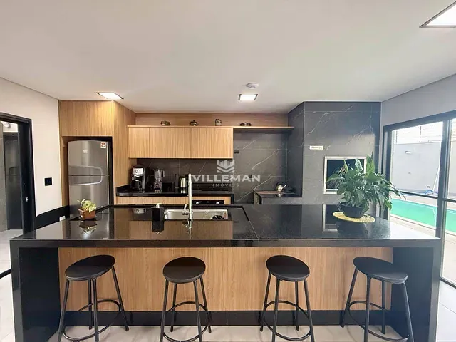 Casa com 405m² 3 quartos e 4 banheiros, à venda, no bairro Jardim Munique em Maringá