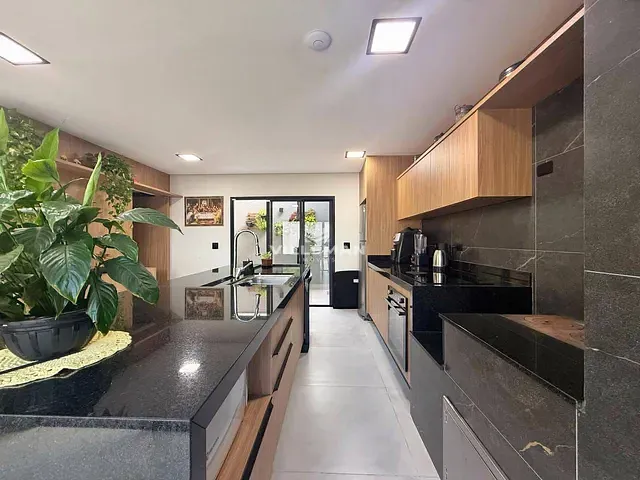 Casa com 405m² 3 quartos e 4 banheiros, à venda, no bairro Jardim Munique em Maringá