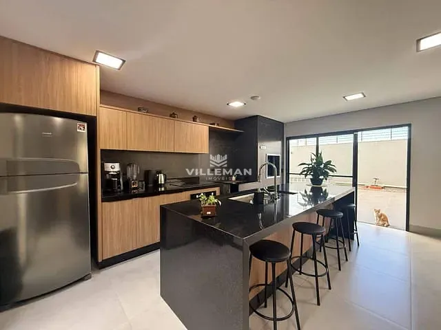 Casa com 405m² 3 quartos e 4 banheiros, à venda, no bairro Jardim Munique em Maringá