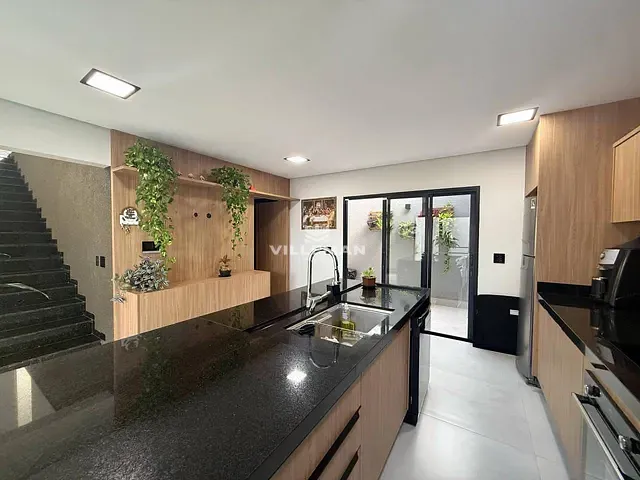 Casa com 405m² 3 quartos e 4 banheiros, à venda, no bairro Jardim Munique em Maringá