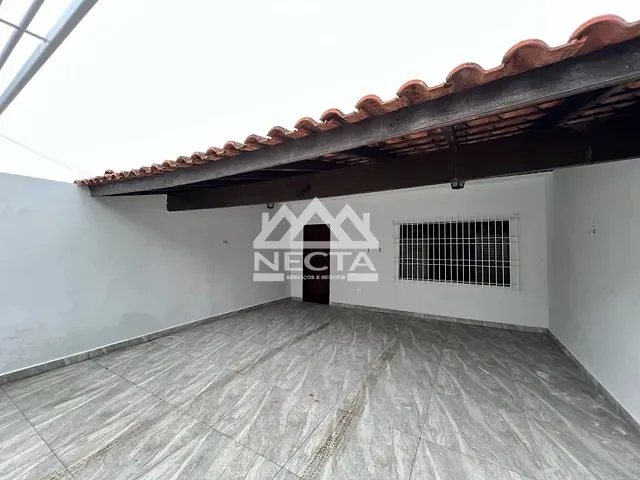 Casa com 160m² 3 quartos e 2 banheiros, à venda, no bairro Praia das Palmeiras em Caraguatatuba