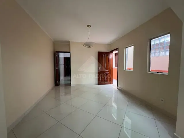 Casa com 238m² 2 quartos e 1 banheiro, à venda, no bairro Vila Guarani em Mauá