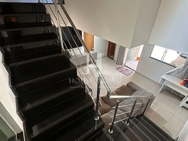 Casa com 253m² 3 quartos e 5 banheiros, à venda, no bairro Jardim Presidente em Goiânia