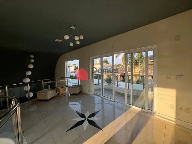 Casa com 1257m² 7 quartos e 9 banheiros, à venda ou para alugar, no bairro Condomínio Village Taubaté em Taubaté