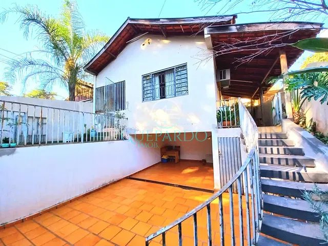 Casa com 300m² 2 quartos e 2 banheiros, à venda, no bairro Jardim Higienópolis em Londrina