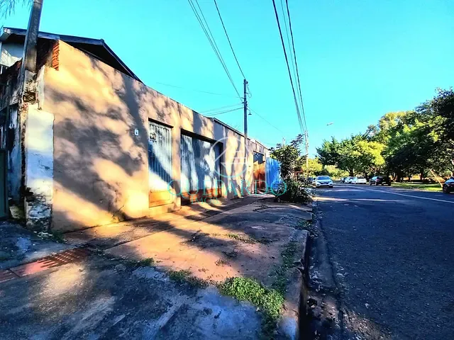 Casa com 300m² 2 quartos e 2 banheiros, à venda, no bairro Jardim Higienópolis em Londrina