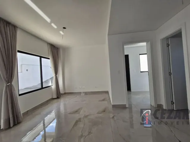 Casa 3 quartos e 1 banheiro, à venda, no bairro Tingui em Curitiba