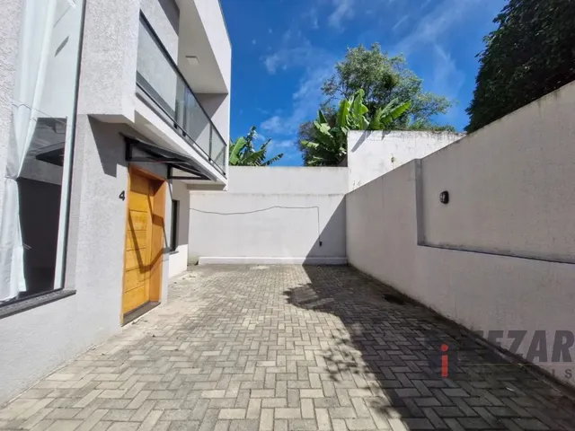 Casa 3 quartos e 1 banheiro, à venda, no bairro Tingui em Curitiba