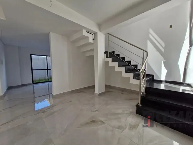 Casa 3 quartos e 1 banheiro, à venda, no bairro Tingui em Curitiba