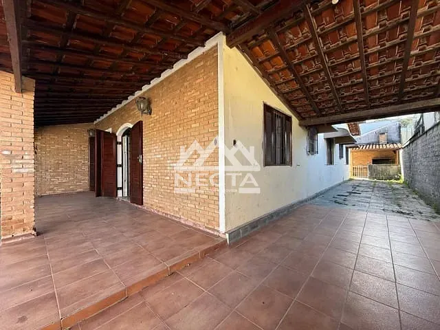 Casa com 235m² 3 quartos e 2 banheiros, à venda, no bairro Caputera em Caraguatatuba