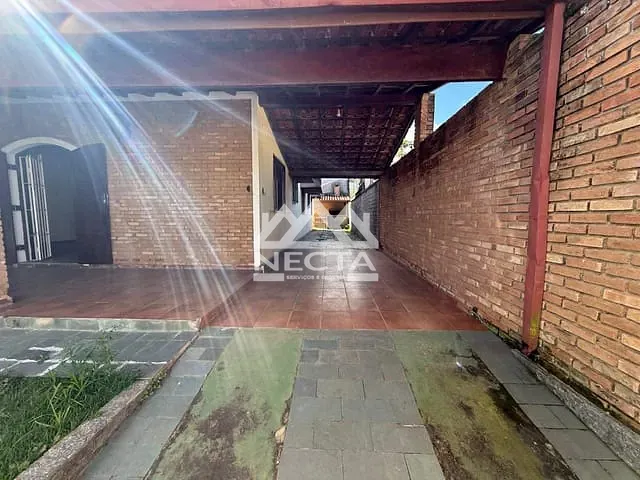 Casa com 235m² 3 quartos e 2 banheiros, à venda, no bairro Caputera em Caraguatatuba