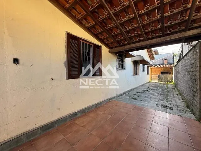 Casa com 235m² 3 quartos e 2 banheiros, à venda, no bairro Caputera em Caraguatatuba