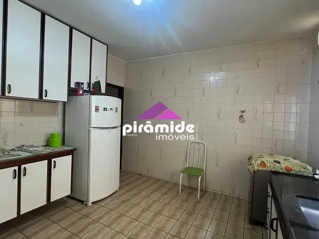 Casa com 250m² 3 quartos e 3 banheiros, à venda, no bairro Bosque dos Eucaliptos em São José dos Campos