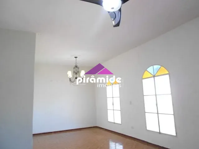 Casa com 250m² 3 quartos e 3 banheiros, à venda, no bairro Bosque dos Eucaliptos em São José dos Campos