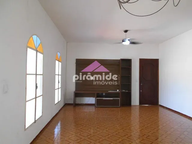 Casa com 250m² 3 quartos e 3 banheiros, à venda, no bairro Bosque dos Eucaliptos em São José dos Campos