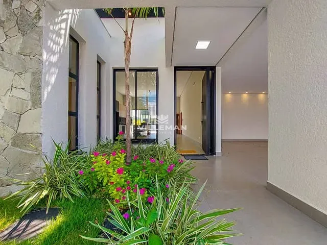 Casa com 333m² 3 quartos e 5 banheiros, à venda, no bairro Jardim Itália em Maringá