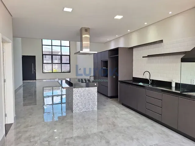 Casa com 312m² 3 quartos e 4 banheiros, à venda ou para alugar, no bairro Condomínio Residencial Colline Di Parma em Valinhos