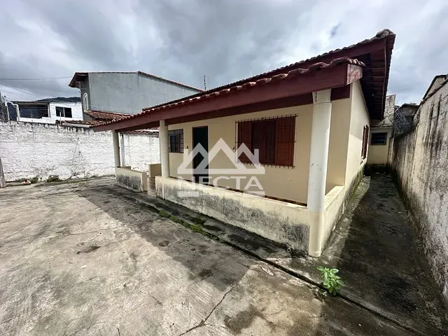 Casa com 360m² 3 quartos e 3 banheiros, à venda, no bairro Poiares em Caraguatatuba