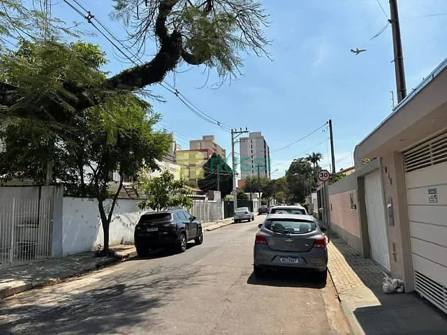 Sobrado com 260m², à venda, no bairro Vila Betânia em São José dos Campos