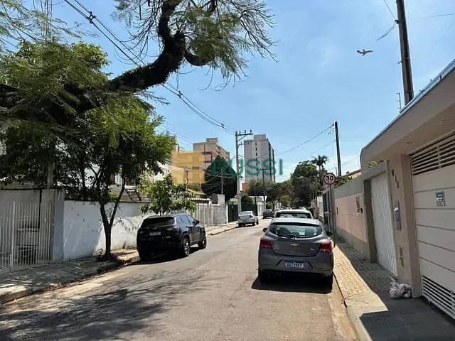 Sobrado com 260m², à venda, no bairro Vila Betânia em São José dos Campos